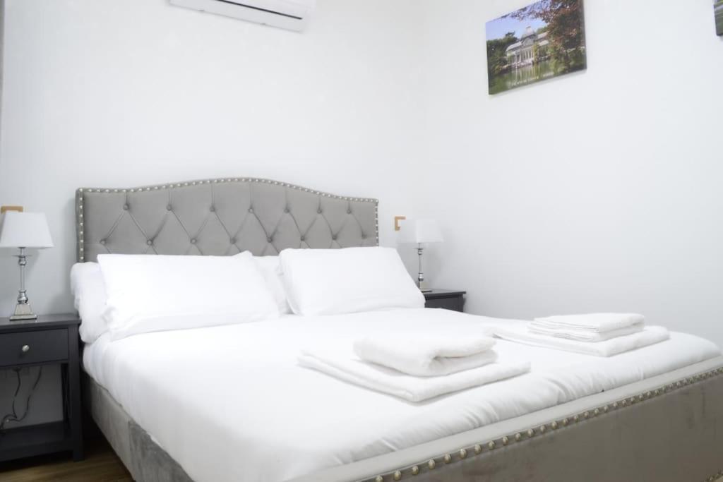 Casa En Alquiler Vacacional En Alcalá de Henares Exterior foto
